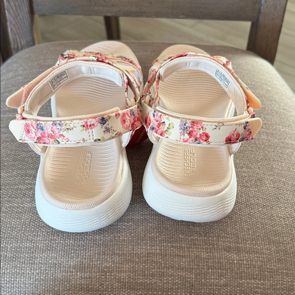 Skechers go golf rose pattern sandals NWT - Picture 3 of 6